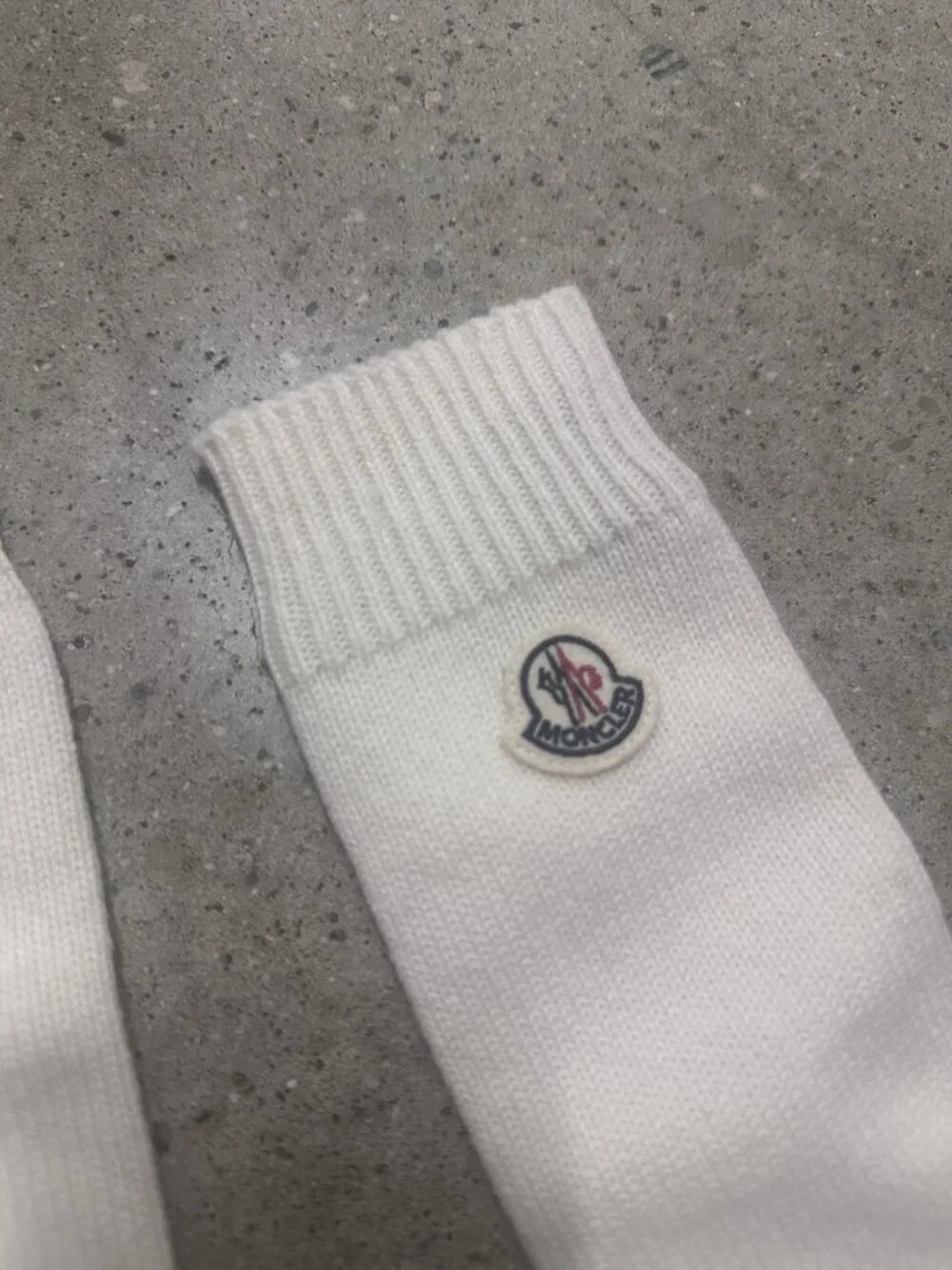 Moncler Wool Gloves in White
